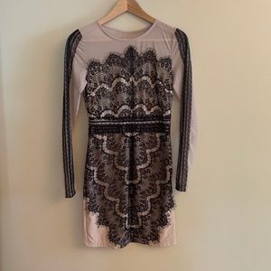 Bodycon lace dress